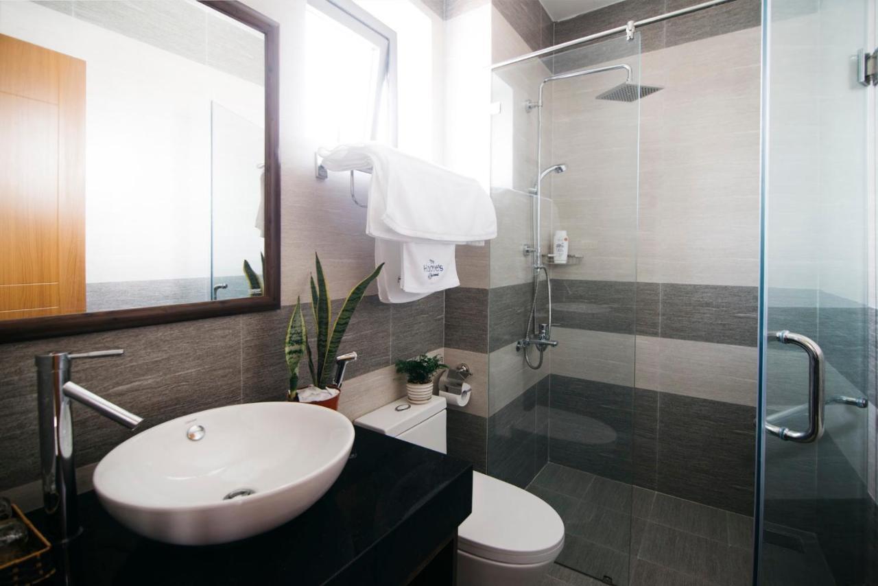 Royal Lion Hotel & Apartment Дананг Екстер'єр фото