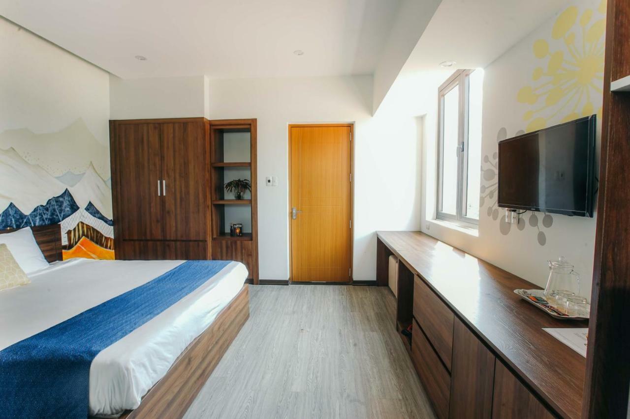 Royal Lion Hotel & Apartment Дананг Екстер'єр фото